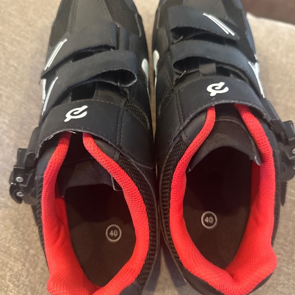 Peloton Cycling Shoes - Picture 5 of 5